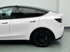 Tesla Model Y Rear-Wheel Drive - ფოტო 8