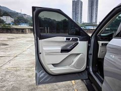 Ford Explorer EcoBoost 285 4WD Gold Edition 6-seater - ფოტო 13