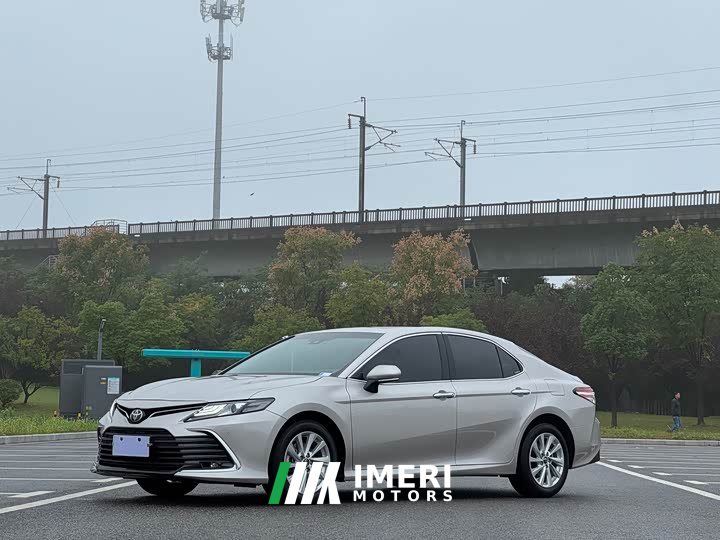 Toyota Camry 2.0G Luxury