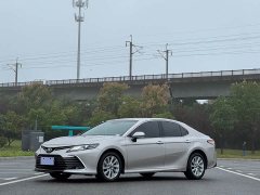 Toyota Camry 2.0G Luxury - ფოტო 1