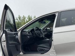 Toyota Camry 2.0G Luxury - ფოტო 12