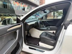 Tesla Model Y Rear-Wheel Drive - ფოტო 4