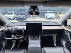 Tesla Model Y Rear-Wheel Drive - ფოტო 5