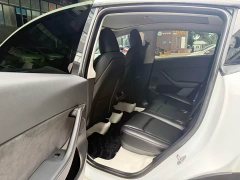 Tesla Model Y Rear-Wheel Drive - ფოტო 6
