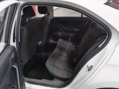Volkswagen Jetta VA3 1.5L Manual Entry-Level - ფოტო 10