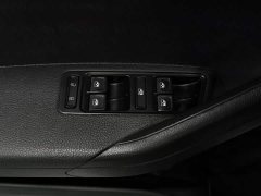 Volkswagen Jetta VA3 1.5L Manual Entry-Level - ფოტო 4