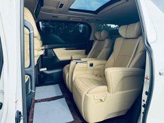 Toyota Alphard Hybrid 2.5L Luxury - ფოტო 9