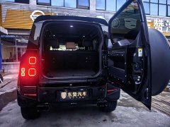 Land Rover Defender 110 3.0T P400 X-Dynamic HSE - ფოტო 17
