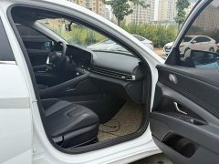 Hyundai Elantra 1.5L CVT Luxury - ფოტო 7