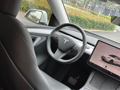 Tesla Model Y Rear-Wheel Drive - ფოტო 13