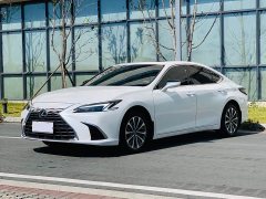 Lexus ES 200 Premium Edition - ფოტო 1