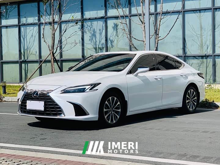 Lexus ES 200 Premium Edition