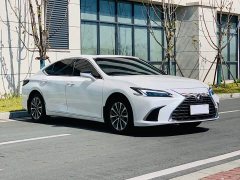 Lexus ES 200 Premium Edition - ფოტო 3