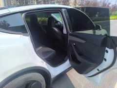 Tesla Model Y Long Range All-Wheel Drive - ფოტო 16