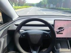 Tesla Model Y Long Range All-Wheel Drive - ფოტო 8