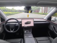 Tesla Model Y Rear-Wheel Drive - ფოტო 13