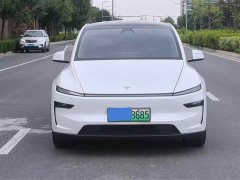 Tesla Model Y Rear-Wheel Drive - ფოტო 2