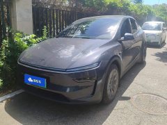 Tesla Model Y L Long Range All-Wheel Drive - ფოტო 1