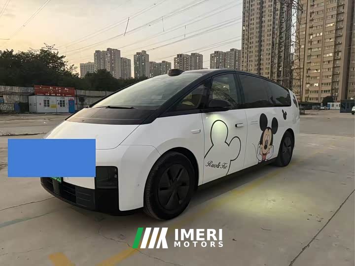 Li Auto Li Xiang MEGA Ultra