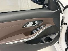 BMW 3 Series 325i M Sport Package - ფოტო 12