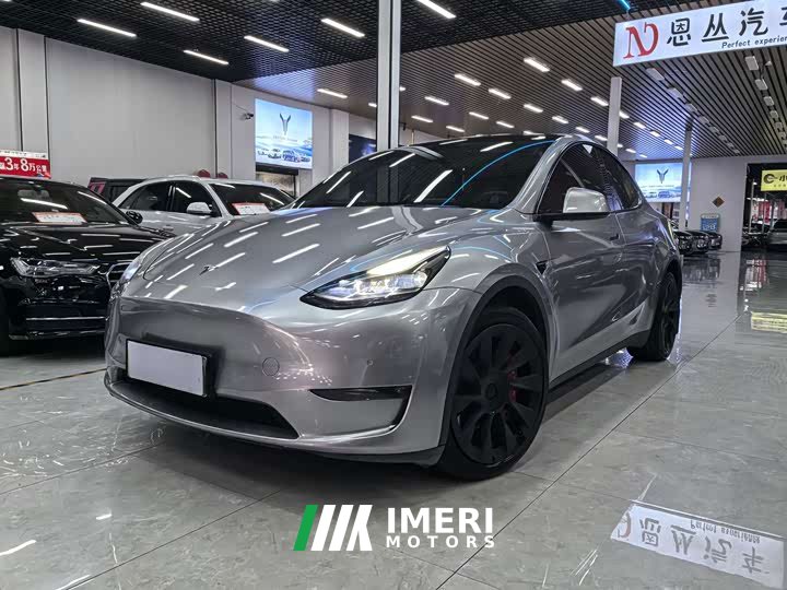 Tesla Model Y Long Range All-Wheel Drive