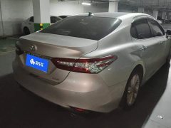 Toyota Camry 2.0G Luxury - ფოტო 3