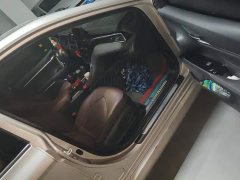 Toyota Camry 2.0G Luxury - ფოტო 8