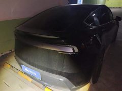 Tesla Model Y Rear-Wheel Drive - ფოტო 4
