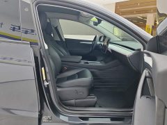 Tesla Model Y Rear-Wheel Drive - ფოტო 8