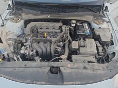 Hyundai Elantra 1.5L CVT GLX Elite - ფოტო 10