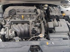 Hyundai Elantra 1.5L CVT Luxury - ფოტო 10