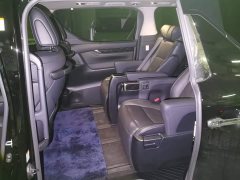 Toyota Vellfire Dual Engine 2.5L HV Luxury - ფოტო 11