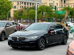 BMW 5 Series 530Li Luxury M Sport Package - ფოტო 1