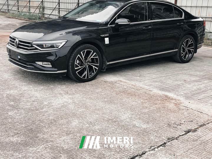 Volkswagen Magotan 330TSI DSG Advance - ავტომობილი ჩინეთიდან