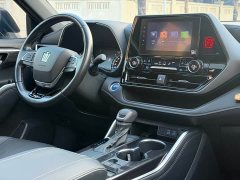 Toyota Crown Venza 2.5L HEV AWD Luxury - ფოტო 11