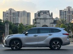 Toyota Crown Venza 2.5L HEV AWD Luxury - ფოტო 15
