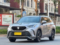 Toyota Crown Venza 2.5L HEV AWD Luxury - ფოტო 3