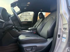 Toyota Crown Venza 2.5L HEV AWD Luxury - ფოტო 5