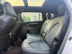 Toyota Crown Venza 2.5L HEV AWD Luxury - ფოტო 9