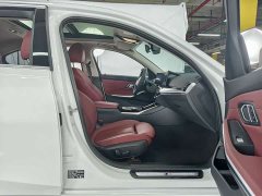 BMW 3 Series 320Li M Sport Package - ფოტო 18