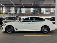 BMW 5 Series (Imported) 525i M Sport Package - ფოტო 4