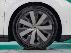 Li Auto i8 Standard Edition - ფოტო 7