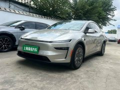 Tesla Model Y L Long Range All-Wheel Drive - ფოტო 1