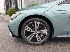 Mercedes-Benz EQE 500 4MATIC Luxury - ფოტო 4