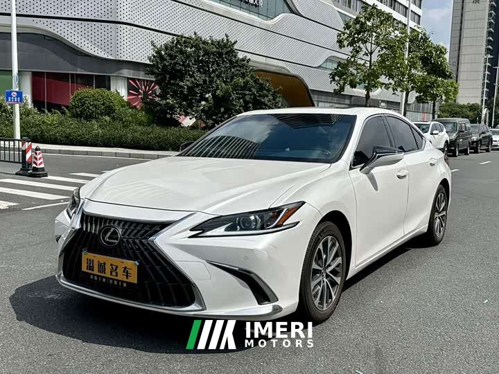 Lexus ES 200 Excellence Edition