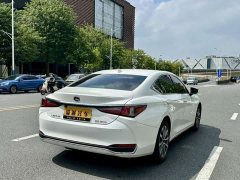 Lexus ES 200 Excellence Edition - ფოტო 10