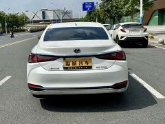 Lexus ES 200 Excellence Edition - ფოტო 11