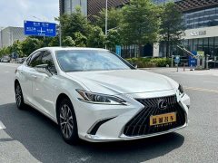 Lexus ES 200 Excellence Edition - ფოტო 3