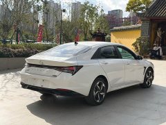 Hyundai Elantra 1.5L CVT GLS Leading Edition - ფოტო 11