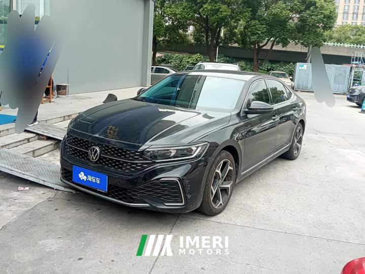 Volkswagen Passat Outstanding Edition 380TSI Starry Sky Dragon Ascendant Version